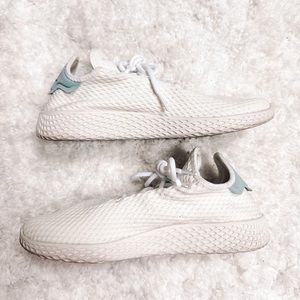 Adidas Pharrell Williams sneakers